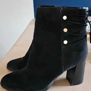 Chic Black Heeled Boots with Gold Button Accents